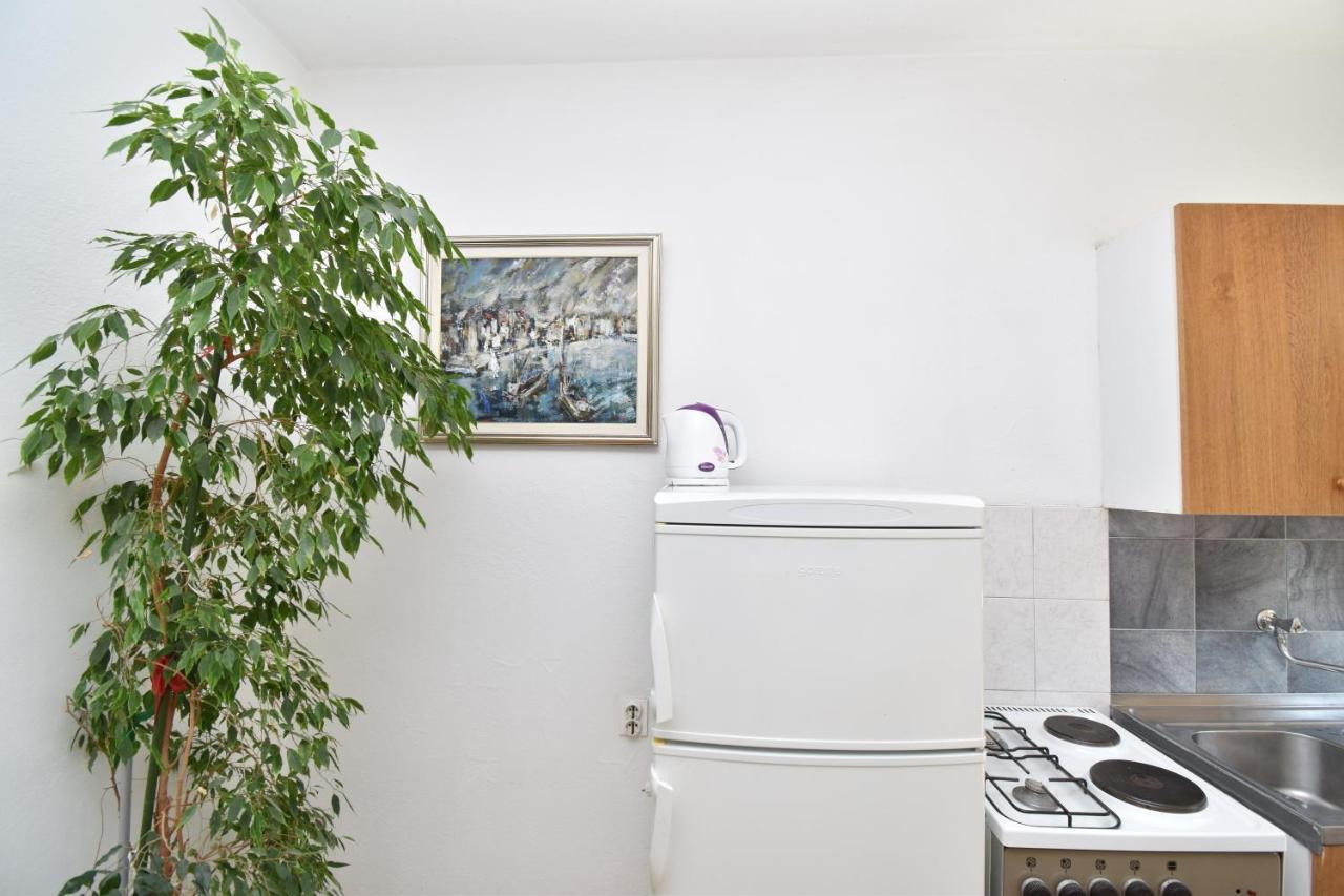 Rooms Borka Tučepi Exteriör bild