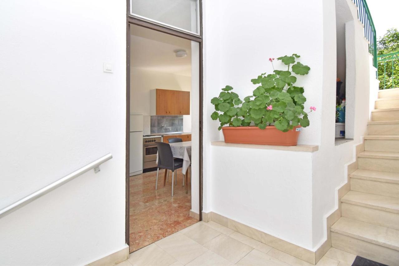 Rooms Borka Tučepi Exteriör bild