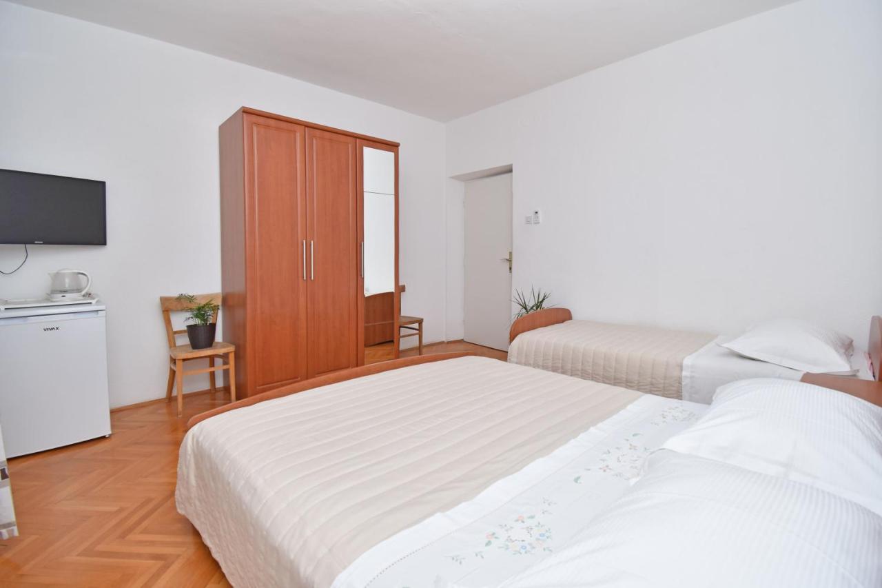 Rooms Borka Tučepi Exteriör bild