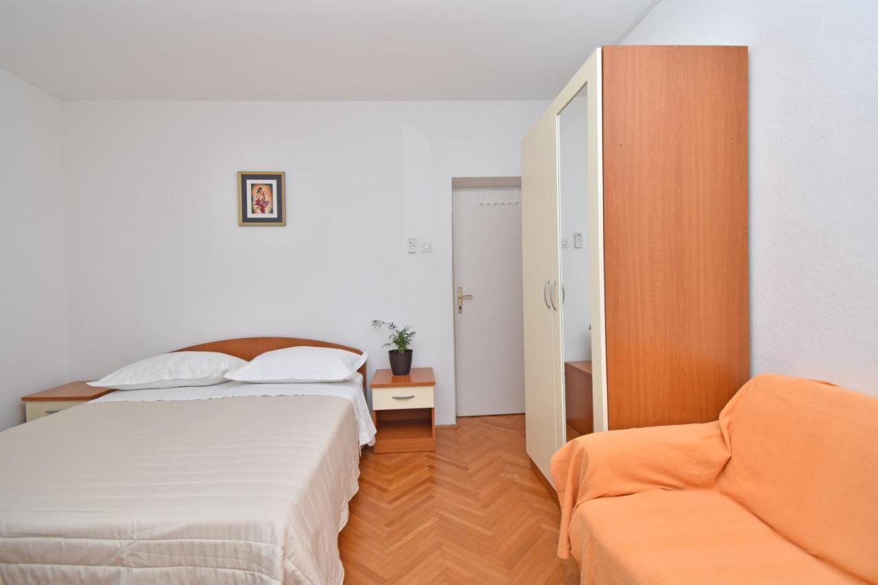 Rooms Borka Tučepi Exteriör bild