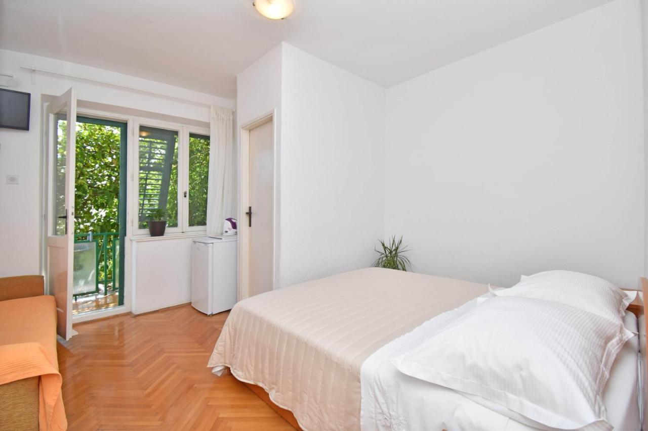 Rooms Borka Tučepi Exteriör bild