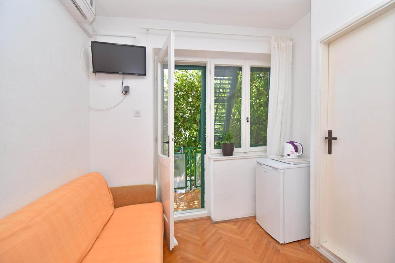 Rooms Borka Tučepi Exteriör bild